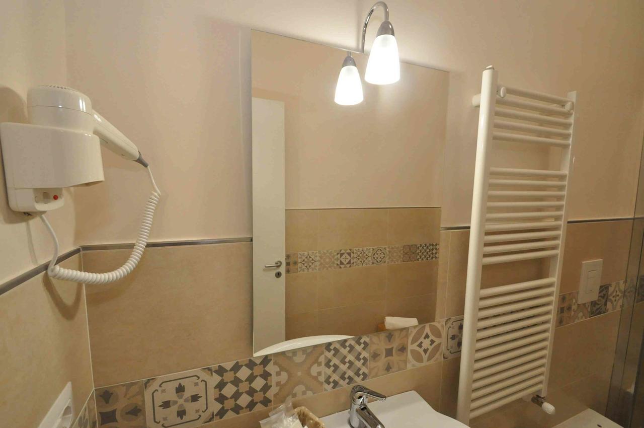 Bed and Breakfast Residenza Eleonora à Salernes Extérieur photo