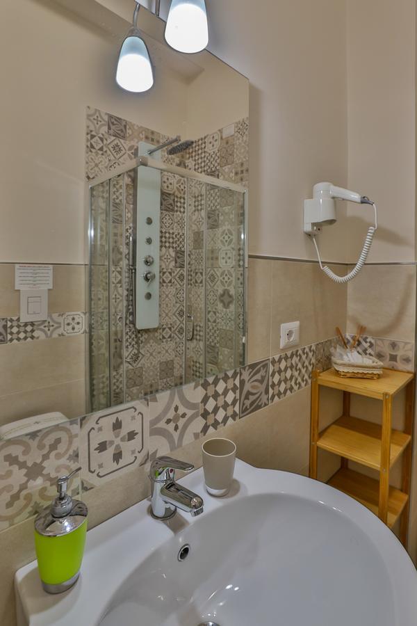 Bed and Breakfast Residenza Eleonora à Salernes Extérieur photo