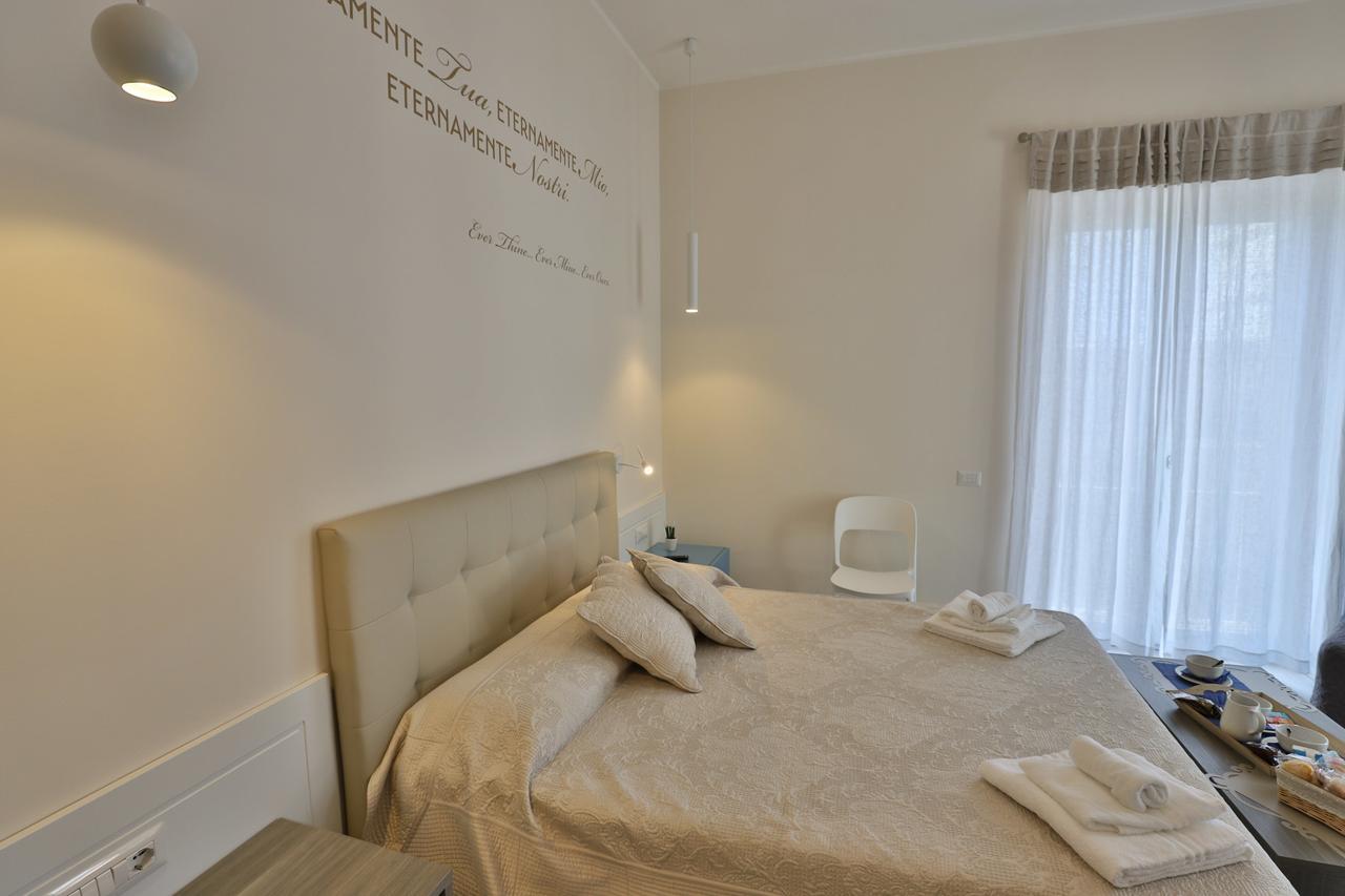 Bed and Breakfast Residenza Eleonora à Salernes Extérieur photo