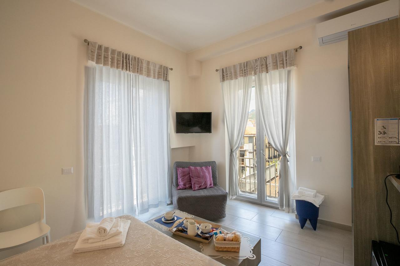 Bed and Breakfast Residenza Eleonora à Salernes Extérieur photo