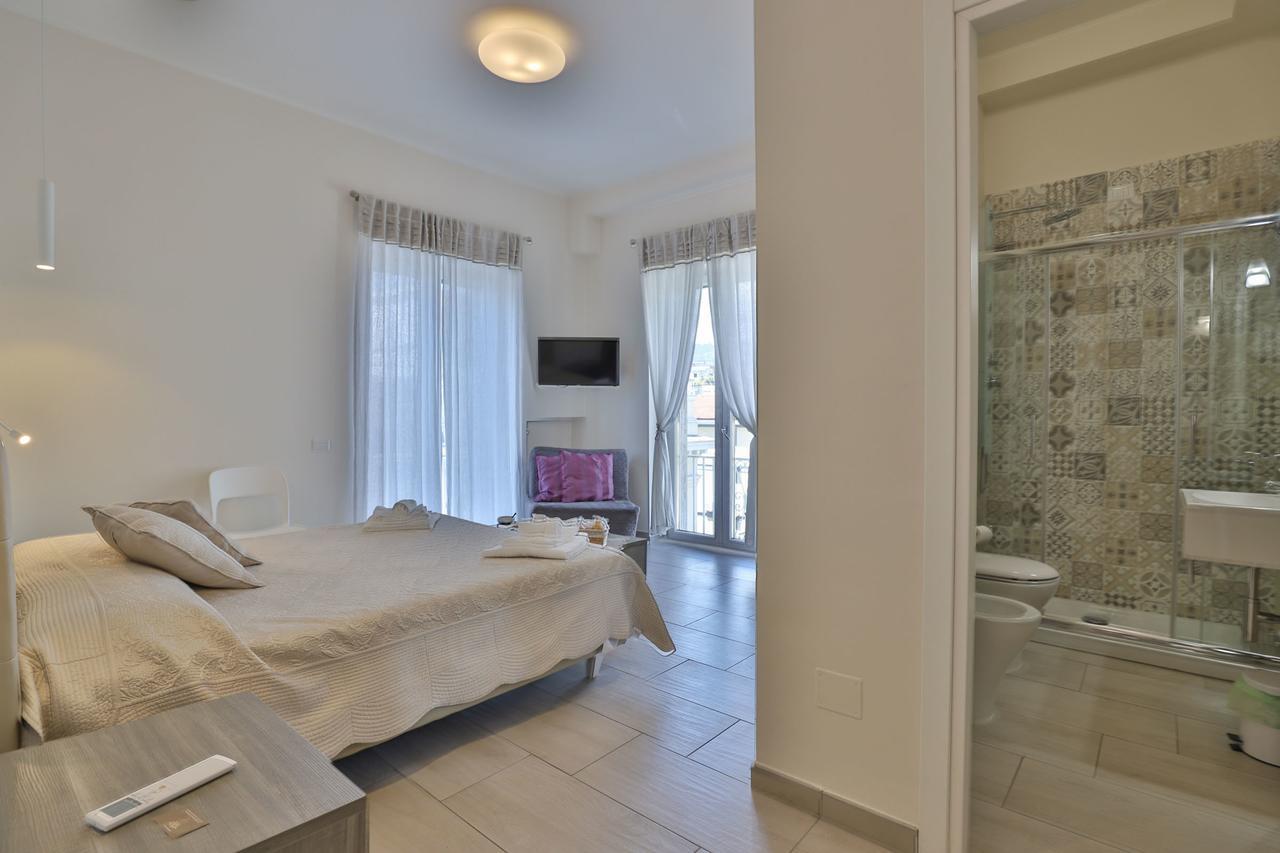 Bed and Breakfast Residenza Eleonora à Salernes Extérieur photo